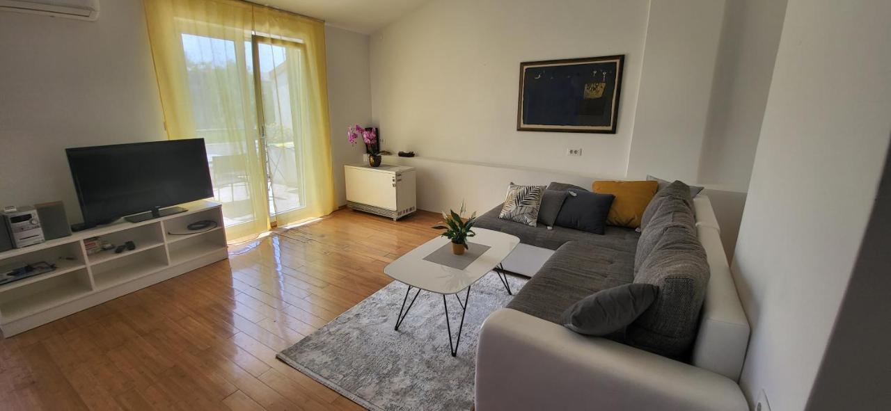 Apartment Petra Pekica Pula Buitenkant foto