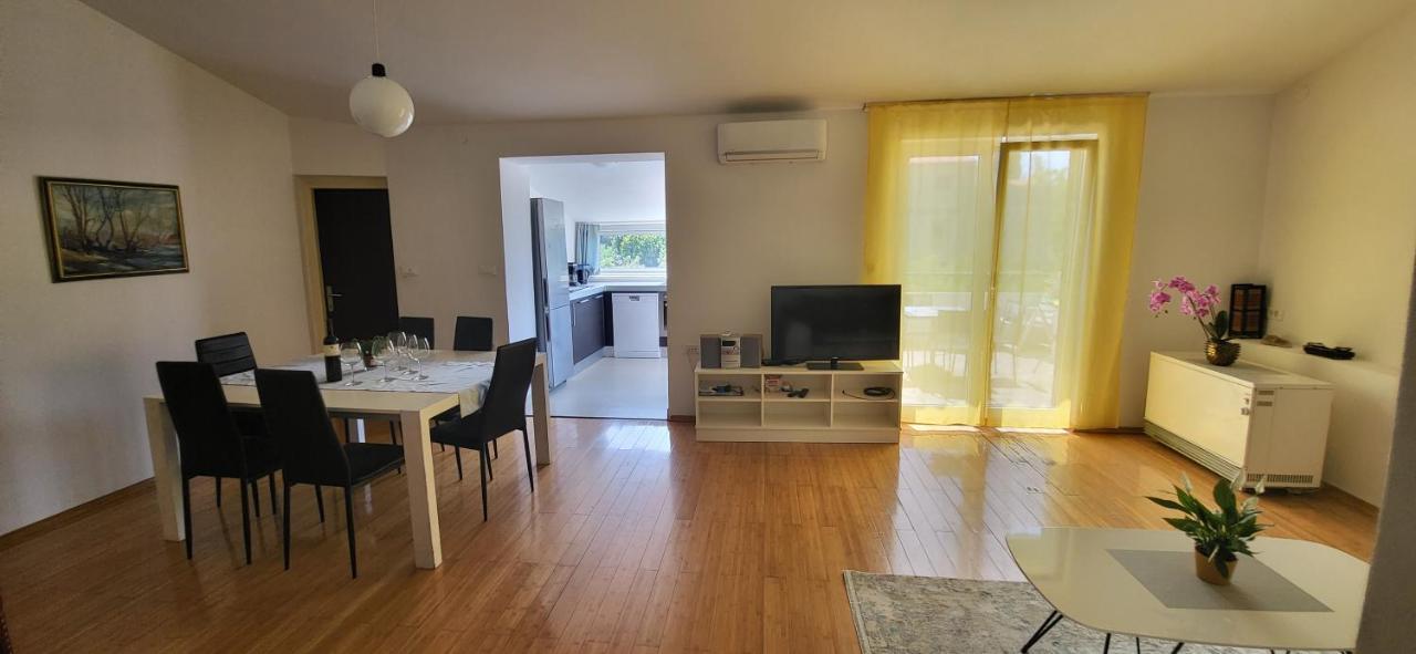 Apartment Petra Pekica Pula Buitenkant foto